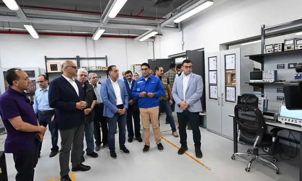 رئيس الوزراء يزور مركز البحوث والتطوير بمجموعة العربي بمدينة بنها