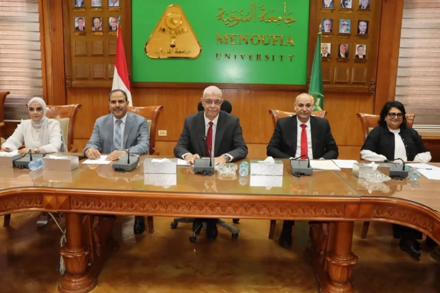 القاصد يوجه بتطوير الخطة التدريبية لتأهيل خريجي القطاع الطبي من جامعتي المنوفية  الأهلية