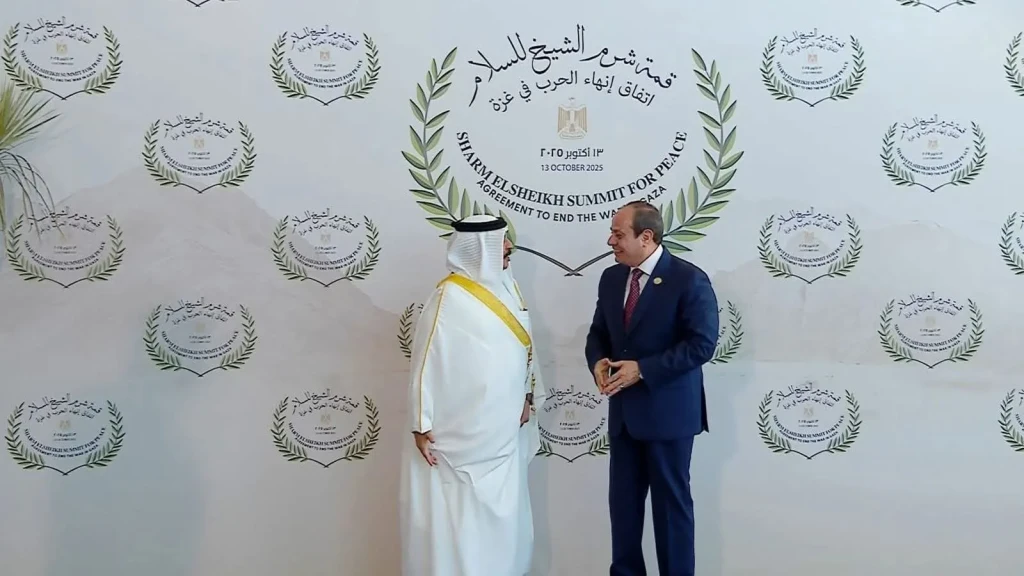 الرئيس السيسى يستقبل ملك البحرين قبيل انطلاق قمة شرم الشيخ للسلام