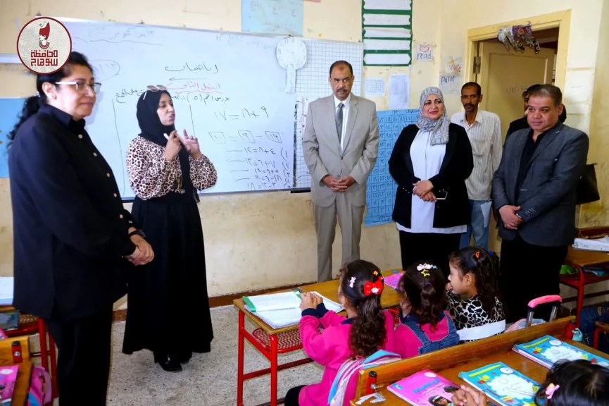 محافظ سوهاج يتفقد مستوى الخدمات المقدمة للمواطنين بعدد من المدارس والمصالح الحكومية