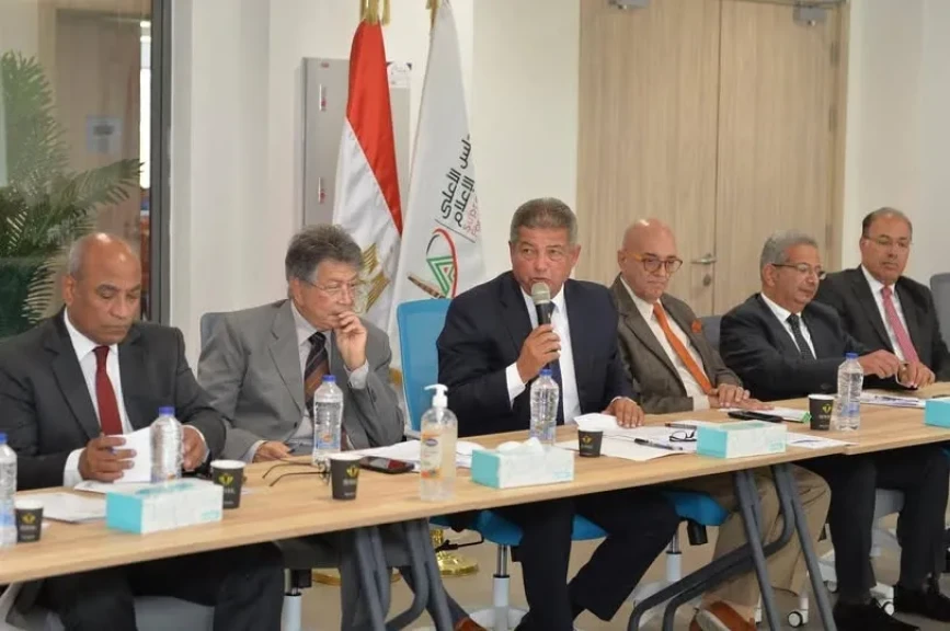 اللجنة الرئيسية لتطوير الإعلام المصري تعقد أول اجتماعاتها برئاسة المهندس خالد عبدالعزيز