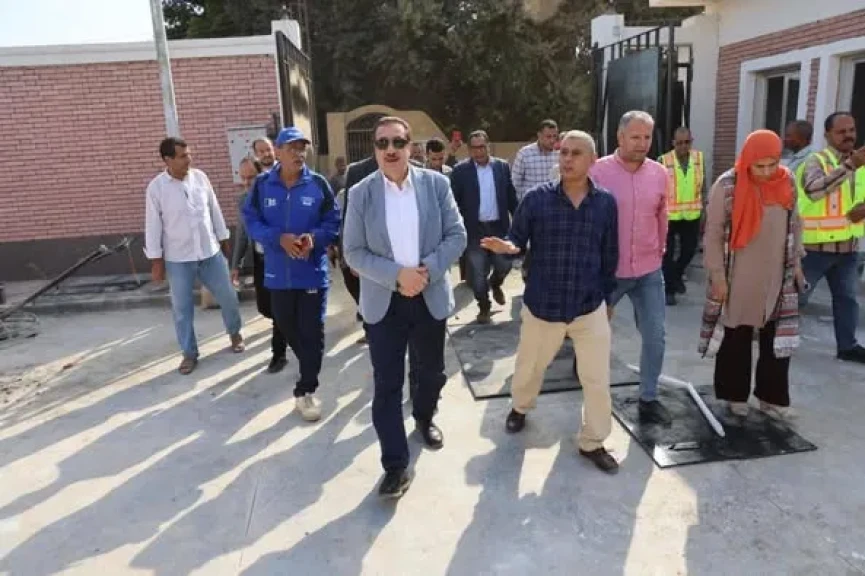 محافظ المنوفية يتفقد مشروع صرف صحي دكما