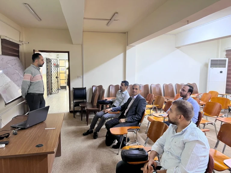 محاضرة علمية في كلية طب المستنصرية ببغداد عن آخر مستجدات التعامل مع حالات نزف الجهاز الهضمي السفلي