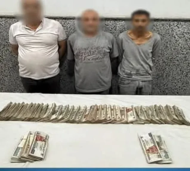الداخلية: ضبط أحد الأشخاص لقيامه بالنصب والإحتيال علي ربتي منزل والإستيلاء منهما على مبلغ مالى