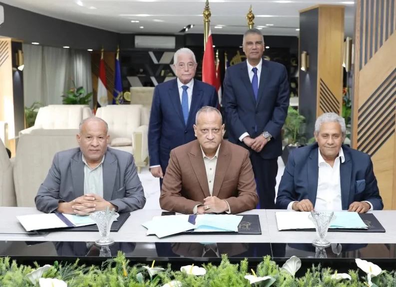 مستشار رئيس الجمهورية ومحافظ أسوان يشهدان توقيع بروتوكول تعاون لأستكمال المبنى إضافي لمدرسة الصداقة
