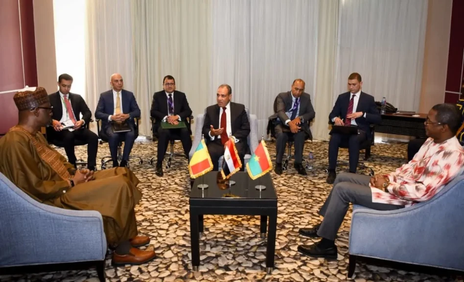 وزير الخارجية يعقد لقاءً ثلاثيًا مع نظيريه المالي والبوركيني على هامش منتدى أسوان للسلام والتنمية المستدامين
