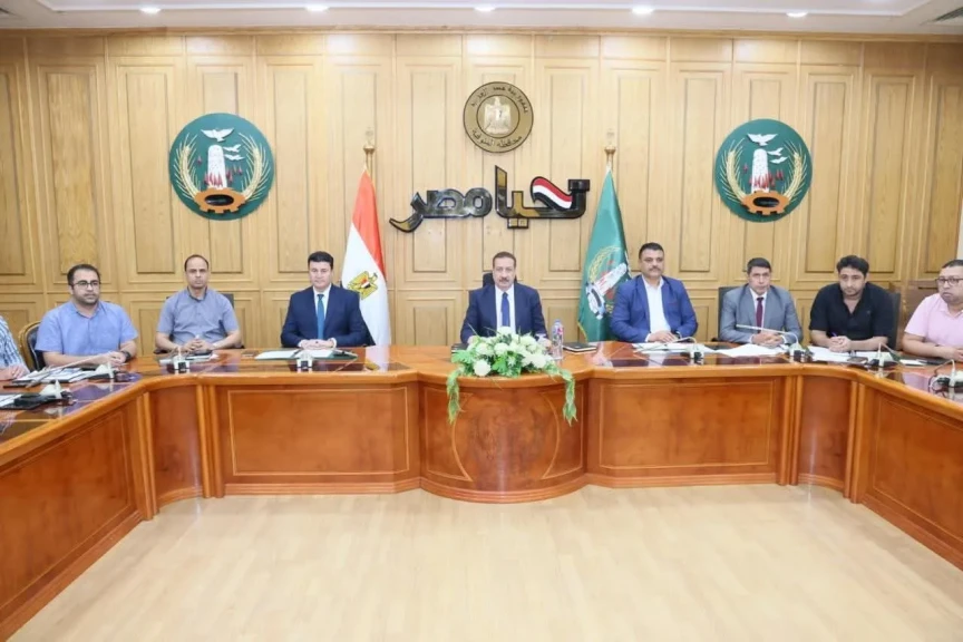 محافظ المنوفية يترأس اجتماعا موسعاً برؤساء الوحدات المحلية