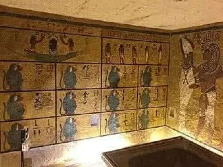 السياحه : مقبرة الملك توت عنخ آمون في حالة جيدة من الحفظ وليست معرضة للانهيار