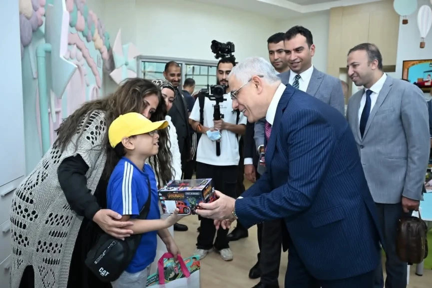 النائب العام يزور مستشفى سرطان الأطفال (57357)