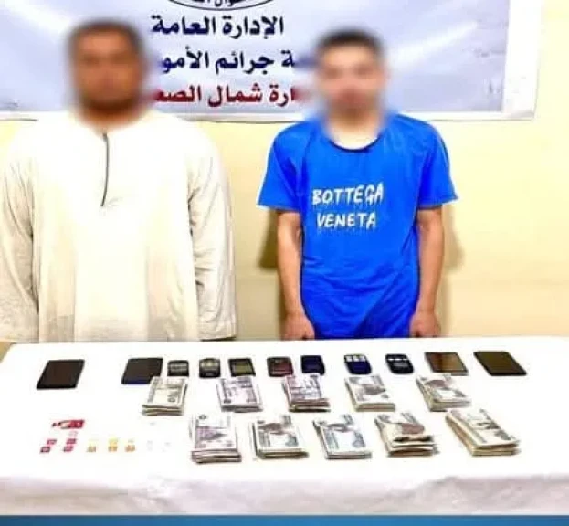 الداخلية: ضبط شخصين للنصب والإحتيال على المواطنين من خلال إنتحال صفة موظفى خدمة عملاء بعدد من البنوك