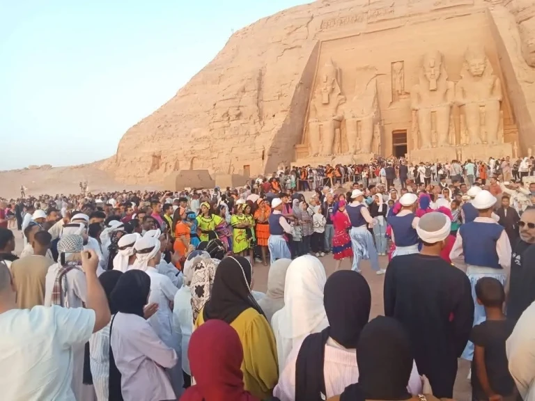 معبد أبو سمبل معجزة الشمس الخالدة وشاهد علي عظمة رمسيس الثاني
