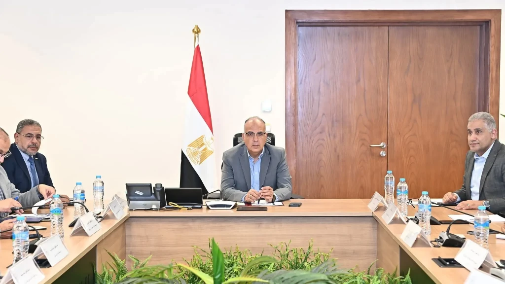 وزير الري يعقد اجتماع اللجنة الدائمة لتنظيم إيراد نهر النيل وزير الري يعقد اجتماع اللجنة الدائمة لتنظيم إيراد نهر النيل