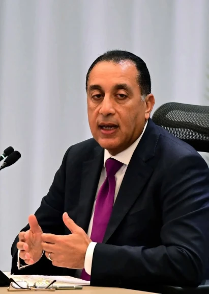 رئيس الوزراء يبدأ جولة ميدانية لتفقد وافتتاح عددٍ من المشروعات التنموية والخدمية... رئيس الوزراء يبدأ جولة ميدانية لتفقد وافتتاح عددٍ من المشروعات التنموية والخدمية بالسويس