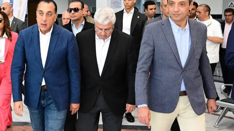 رئيس الوزراء يستعرض الموقف التنفيذي لأبرز المشروعات والمبادرات بمحافظة السويس رئيس الوزراء يستعرض الموقف التنفيذي لأبرز المشروعات والمبادرات بمحافظة السويس