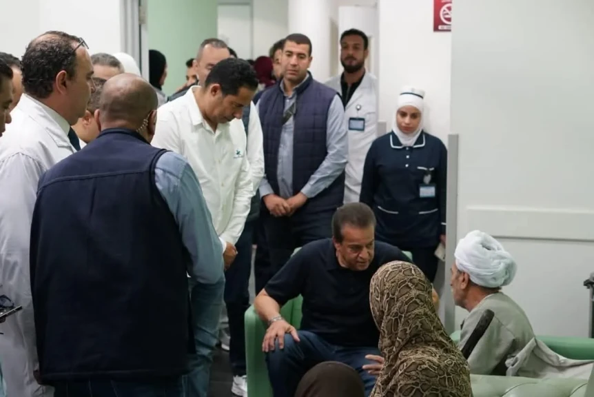 نائب رئيس مجلس الوزراء وزير الصحة يتفقد مجمع السويس الطبي ويوجه بسرعة... نائب رئيس مجلس الوزراء وزير الصحة يتفقد مجمع السويس الطبي ويوجه بسرعة الاستجابة لطلبات المواطنين