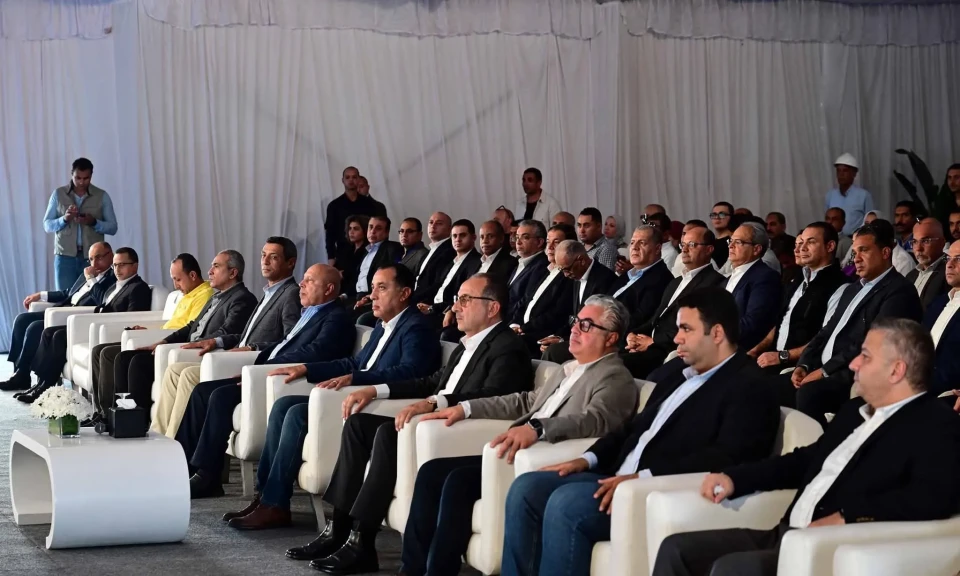 رئيس الوزراء يشهد إعادة تشغيل مصنع الشركة المصرية لبلوكات الأنود الكربونية بالسخنة... رئيس الوزراء يشهد إعادة تشغيل مصنع الشركة المصرية لبلوكات الأنود الكربونية بالسخنة ( إيجيبت أنود)