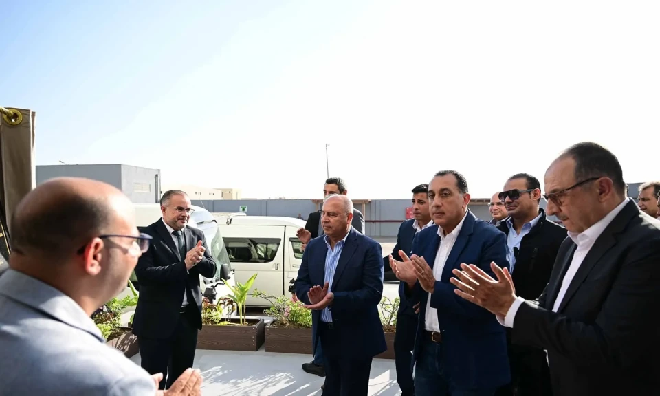 رئيس الوزراء يفتتح مصنع ”بونالو للصناعات البلاستيكية والخشبية” رئيس الوزراء يفتتح مصنع ”بونالو للصناعات البلاستيكية والخشبية”