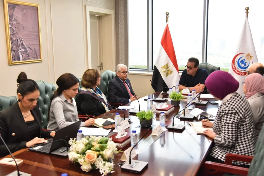 وزير الصحة يعقد إجتماعاً مع رئيس جمعية أطباء الباثولوجيا المصريين في أمريكا... وزير الصحة يعقد إجتماعاً مع رئيس جمعية أطباء الباثولوجيا المصريين في أمريكا وكندا