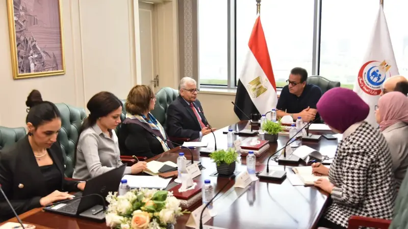 وزير الصحة يعقد إجتماعاً مع رئيس جمعية أطباء الباثولوجيا المصريين في أمريكا وكندا وزير الصحة يعقد إجتماعاً مع رئيس جمعية أطباء الباثولوجيا المصريين في أمريكا وكندا