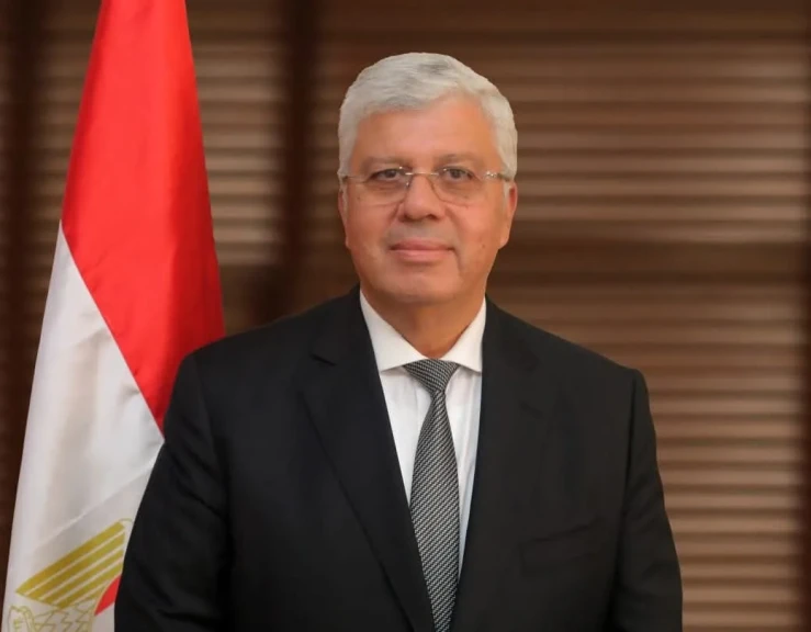 وزير التعليم العالي يغادر إلى لندن للمشاركة في مؤتمر نحو العالمية ”Going... وزير التعليم العالي يغادر إلى لندن للمشاركة في مؤتمر نحو العالمية ”Going Global ”