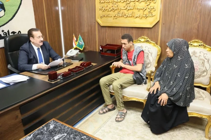 محافظ المنوفية يواصل سلسلة لقاءاته بالمواطنين محافظ المنوفية يواصل سلسلة لقاءاته بالمواطنين