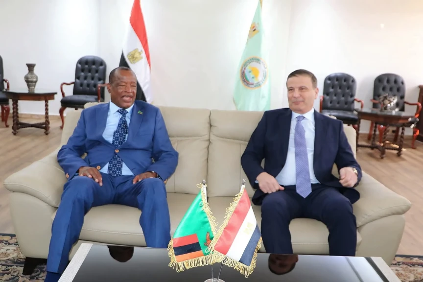 وزير الزراعة ووزير الداخلية الزامبي يناقشان موقف المزارع المصرية المشتركة وزير الزراعة ووزير الداخلية الزامبي يناقشان موقف المزارع المصرية المشتركة