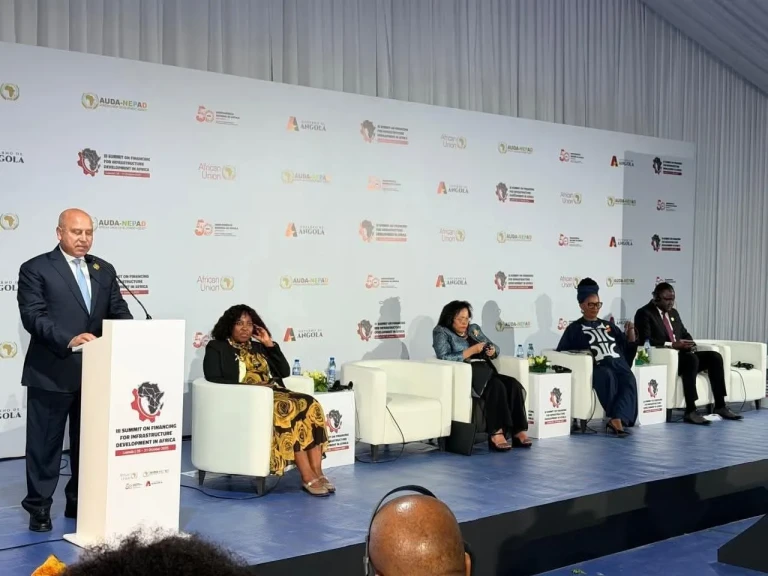 وزير الصناعة والنقل يشارك ويلقي كلمة مصر في المائدة المستديرة للمبادرة الرئاسية لرواد البنية التحتية (PICI)