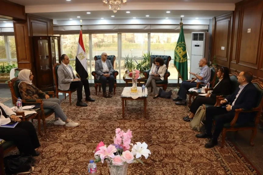 محافظ القليوبية يناقش مشروع إنشاء محطة كهرباء من القمامة مع ممثلي البنك... محافظ القليوبية يناقش مشروع إنشاء محطة كهرباء من القمامة مع ممثلي البنك الدولي