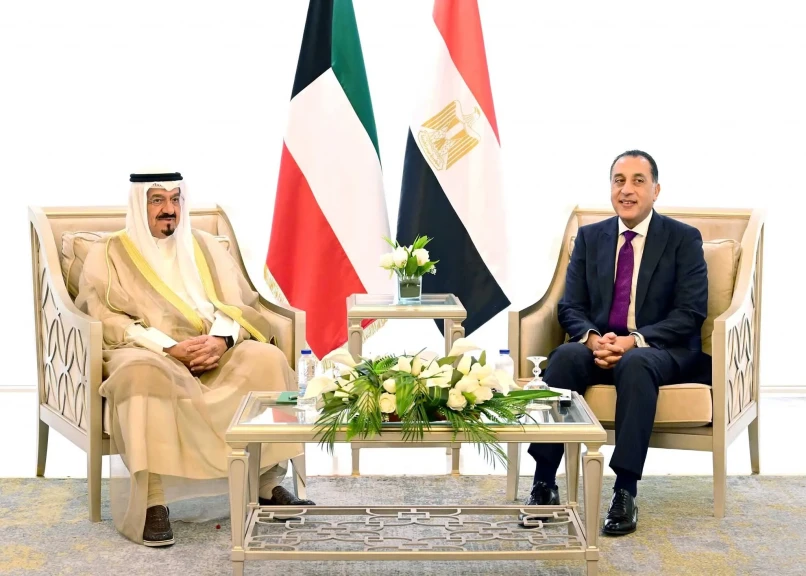 رئيسا وزراء مصر والكويت يعقدان جلسة مباحثات موسعة لبحث القضايا ذات الاهتمام المشترك بين البلدين