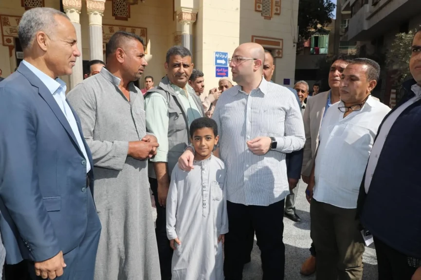 محافظ بني سويف يستمع  لمطالب وشكاوى واحتياجات المواطنين محافظ بني سويف يستمع  لمطالب وشكاوى واحتياجات المواطنين