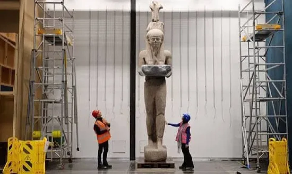 تمثال الإله حابي من أعماق البحر إلى المتحف المصري الكبير تمثال الإله حابي من أعماق البحر إلى المتحف المصري الكبير