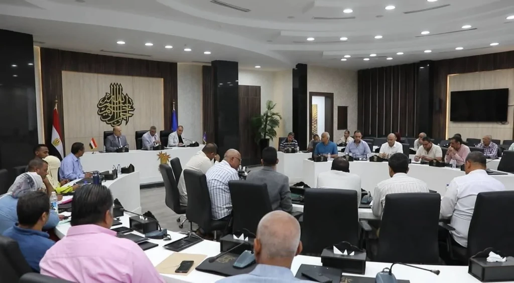 محافظ أسوان يوجه بتطبيق آلية إصدار تراخيص أبراج المحمول وفقاً للإجراءات القانونية... محافظ أسوان يوجه بتطبيق آلية إصدار تراخيص أبراج المحمول وفقاً للإجراءات القانونية الصادرة فى هذا الشأن