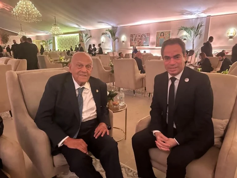 المسلماني يلتقي الدكتور مجدي يعقوب في المتحف الكبير ويبحث سرعة إنتاج قصة حياته