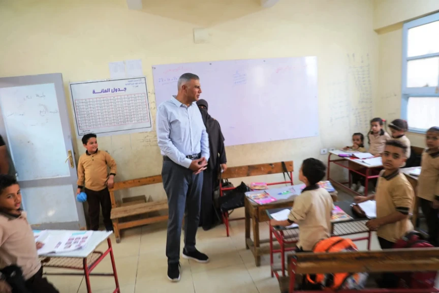 محافظ أسوان يتفقد عدد من المدارس لمتابعة إنتظام العملية التعليمية