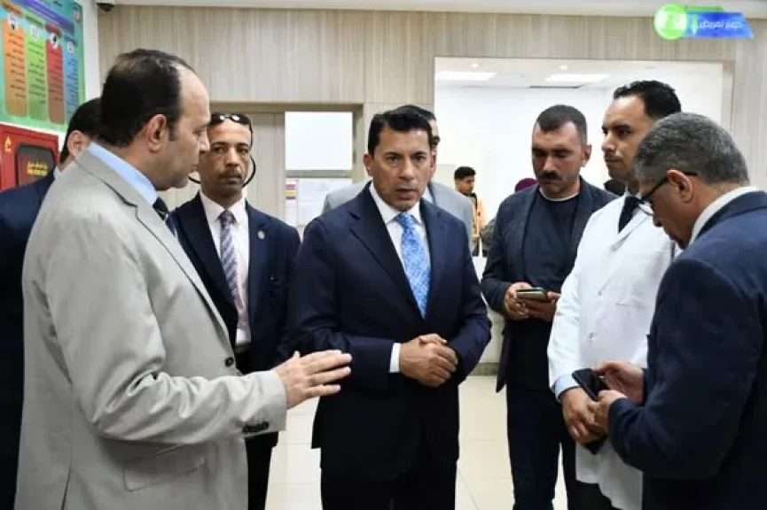 وزير الشباب والرياضة يطمئن على الحالة الصحية للزملاء مصابي حادث انقلاب ميني باص بطريق العاصمة الإدارية.. ويشيد بجهود وزارة الصحة وهيئة الإسعاف ومستشفى العاصمة الإدارية