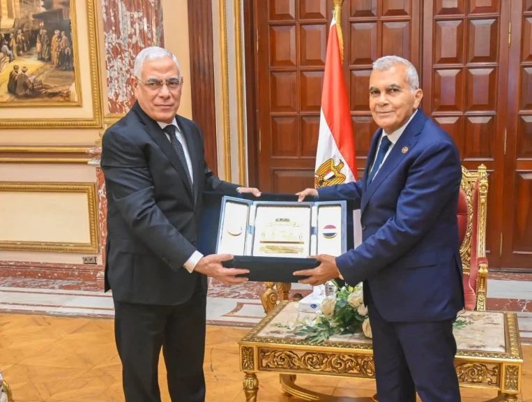 النائب العام يجري زيارة لرئيس مجلس الشيوخ لتهنئته بتولي منصبه الجديد