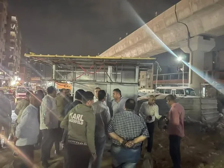 محافظ الجيزة يجوب شوارع الوراق وإمبابة ليلاً ويوجه إنذارًا الي نائب رئيس هيئة النظافة بعد رصد قصور في النظافة