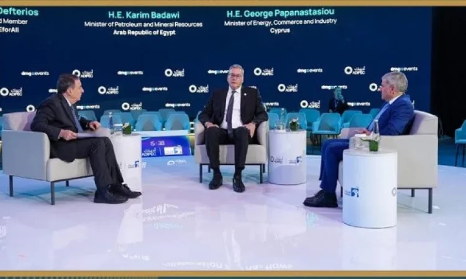 وزير البترول يستعرض دور مصر كمحور اقليمي لنقل وتداول الطاقة أمام مؤتمر أديبك
