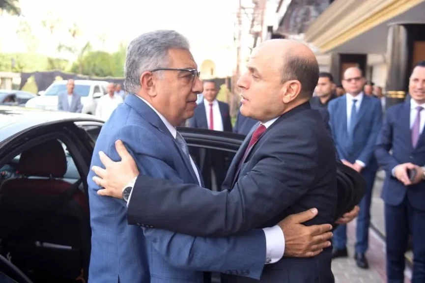 محافظ الدقهلية يشارك محافظ كفر الشيخ وشعبها الاحتفال بعيدهم القومي ال 69 بقاعة المؤتمرات الكبرى بجامعة كفر الشيخ بحضور مفتي الجمهورية وعدد من المحافظين