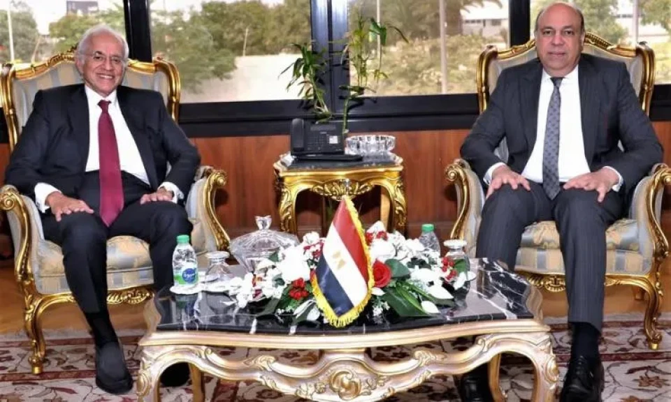 ”الحفني” يستقبل رئيس مجموعة ”كوبيلوزوس” اليونانية لبحث فرص التعاون والاستثمار