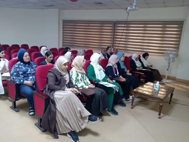 محاضرة علمية في كلية طب المستنصرية ببغداد عن السبب الأكثر شيوعاً لالتهاب السحايا اليوزيني