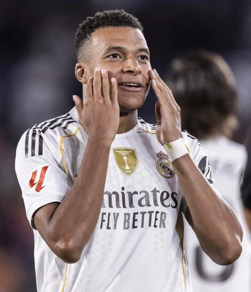 صحف فرنسية تنتقد امبابي بعد الهزيمه من ليفربول: كان شفافاً