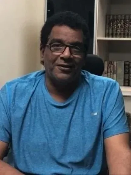 بدء عزاء السيناريست أحمد عبد الله من مسجد الشرطة بالشيخ زايد بحضور نجوم الوسط الفنى