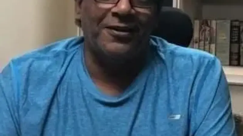 بدء عزاء السيناريست أحمد عبد الله من مسجد الشرطة بالشيخ زايد بحضور نجوم الوسط الفنى