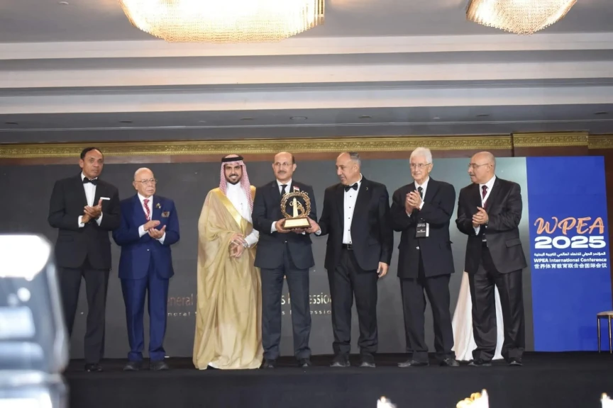 رئيس جامعة مدينة السادات يحصد جائزة ” الكنانة”  في نسختها الثانية تتويجًا لمسيرة وطنية وعلمية مشرّفة