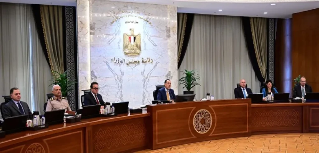 رئيس الوزراء: توجيه أغلب حصيلة صفقة الاستثمار مع قطر لتخفيض الدين العام ودعم الاحتياطى من النقد الأجنبى