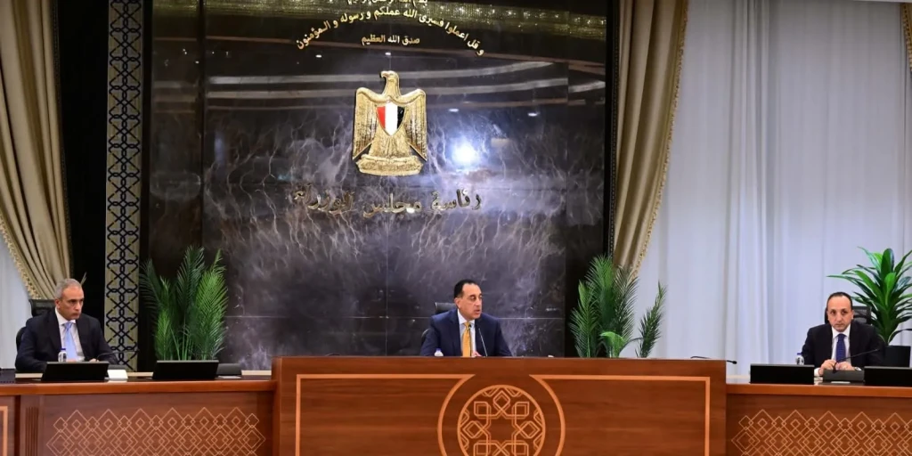 رئيس الوزراء: مصر أصبحت مركزاً عالمياً لصناعة الضفائر الكهربائية للسيارات