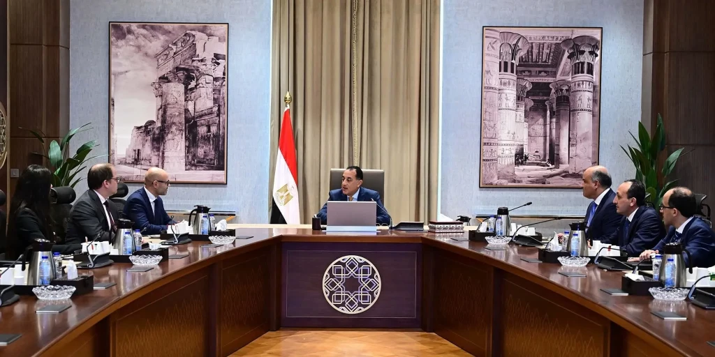 رئيس الوزراء يلتقي سكرتير عام المحكمة الدائمة للتحكيم