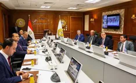 وزيرة التنمية المحلية تتابع عبر الفيديو كونفرانس مع المحافظين سير العملية الانتخابية لمجلس النواب في اليوم الثاني بمحافظات المرحلة الأولى