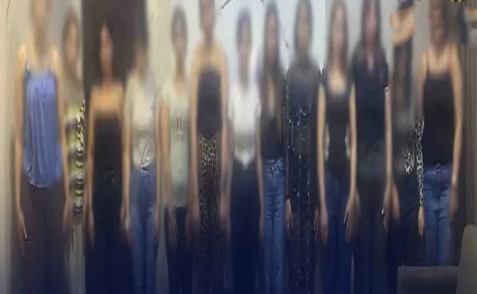 الداخلية:ضبط 13 سيدة لقيامهم بالأعمال المنافية للاداب العامة عبر أحد التطبيقات